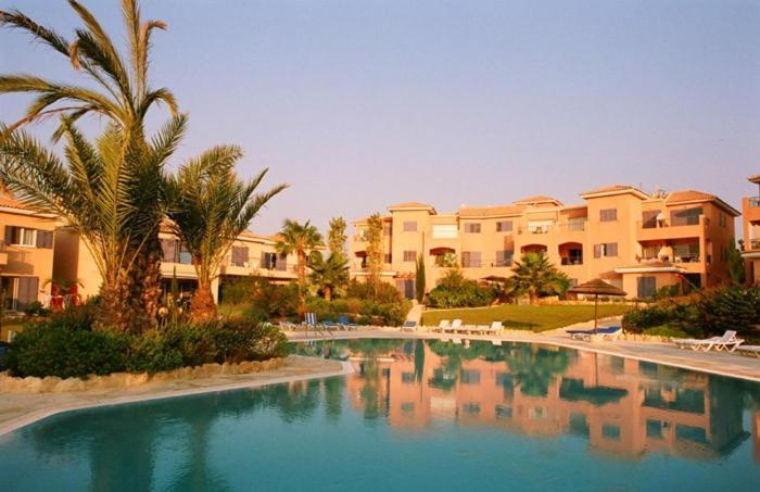 Award-Winning 3-Bedroom Apartment Near Beach Paphos Buitenkant foto