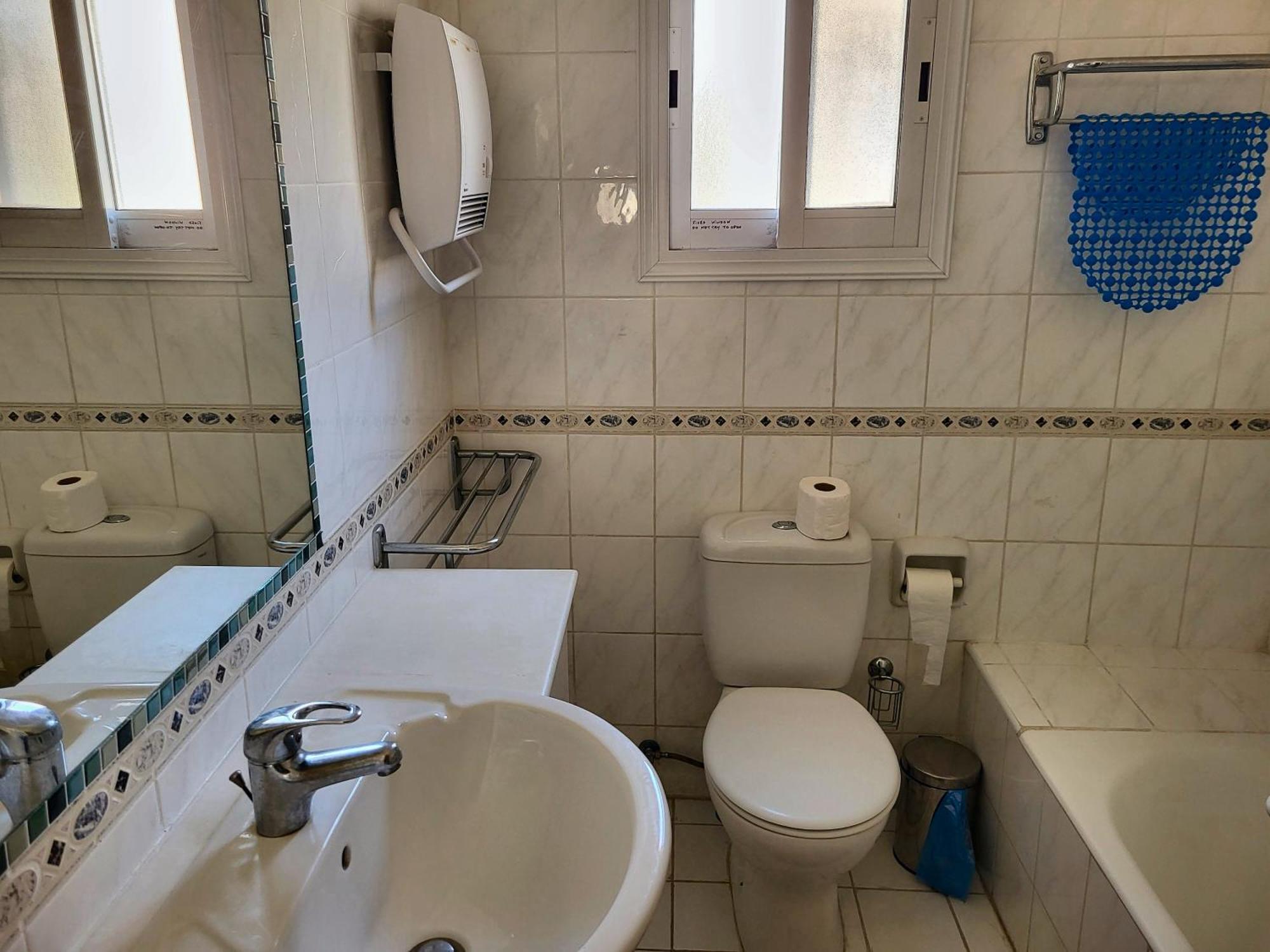 Award-Winning 3-Bedroom Apartment Near Beach Paphos Buitenkant foto